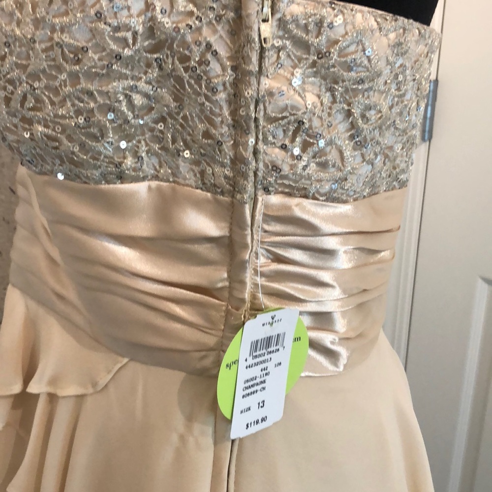 Beautiful Hi-low formal dress - Picture 5 of 12
